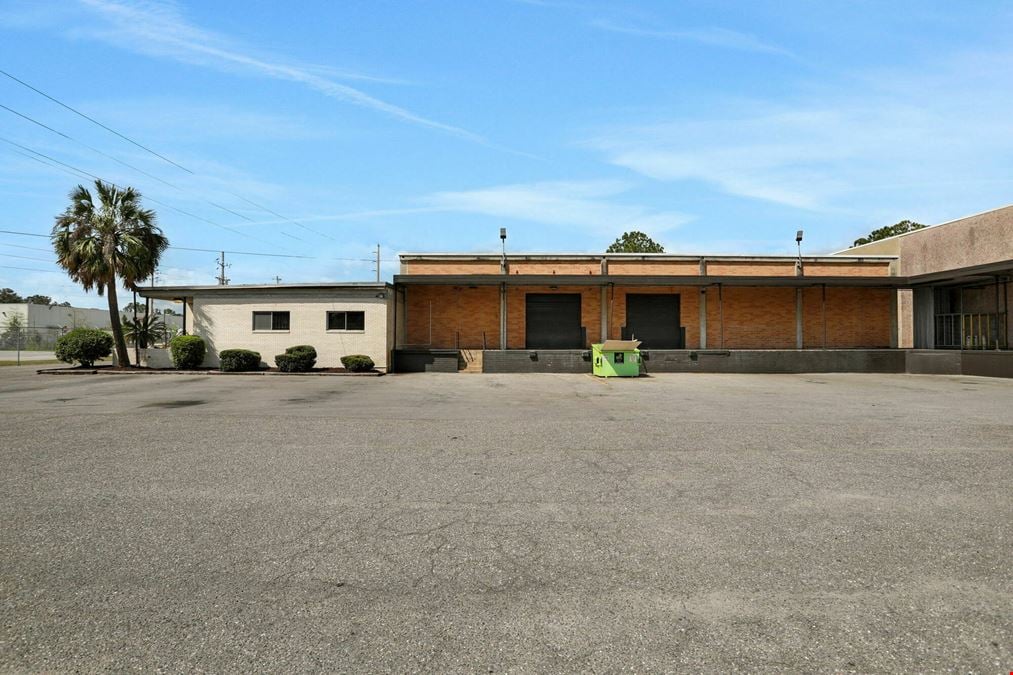 1123 Ellis Road North