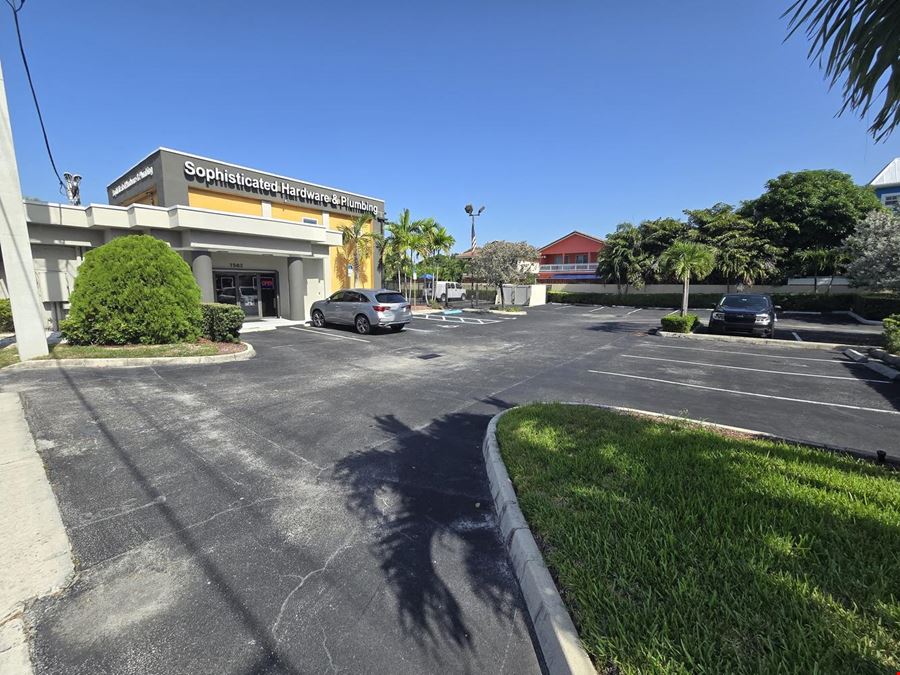 Freestanding Retail / Showroom Bldg