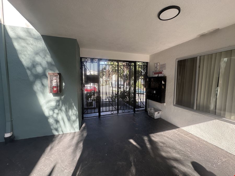 610 E Hyde Park Blvd