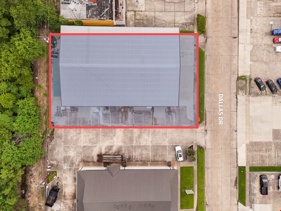 ±8,400 SF Like-New Warehouse with Three-Phase Power