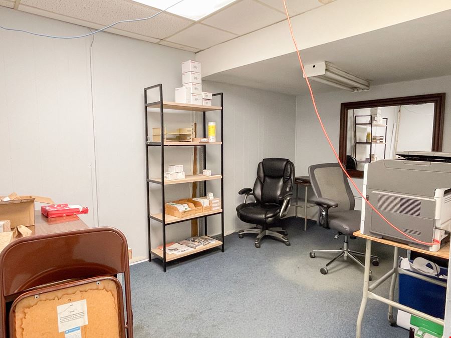 Office Warehouse Off I-110