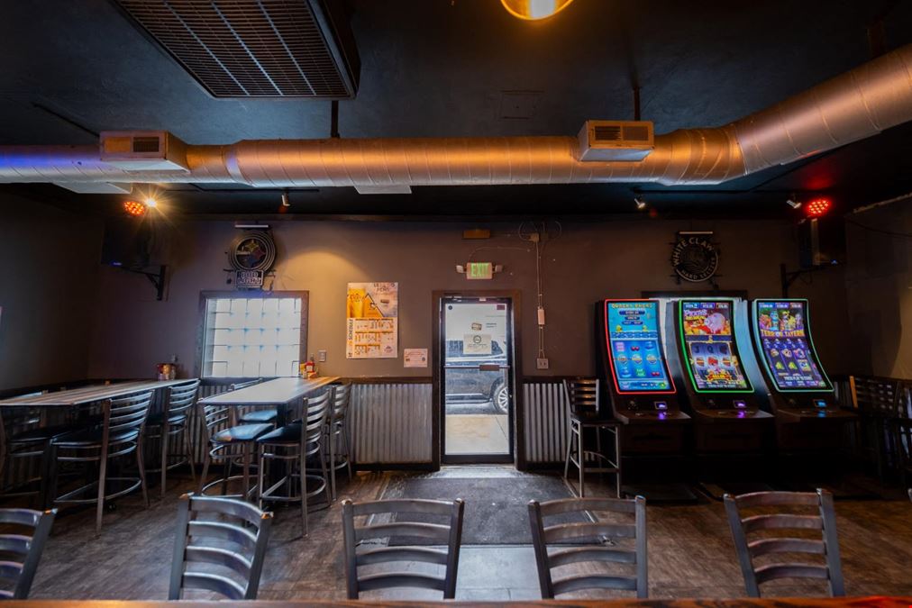 870 4th Ave - Bar/Restaurant