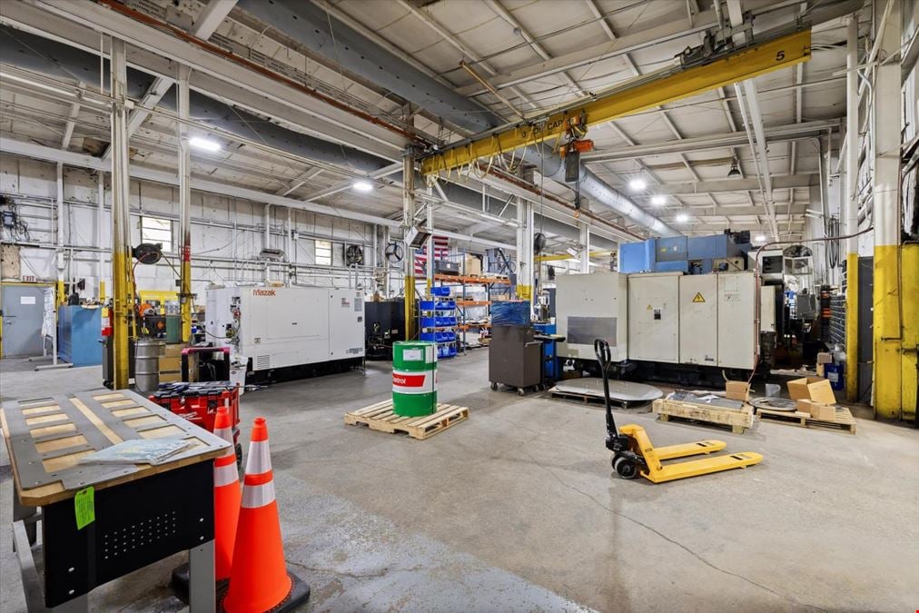 Conditioned Industrial Facility with 8 Cranes