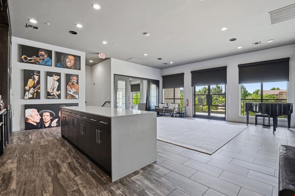 8739 Davis Blvd