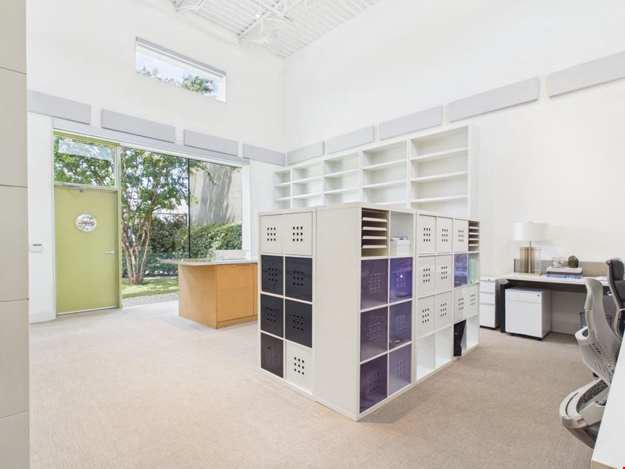 1111 Lagoon Dr