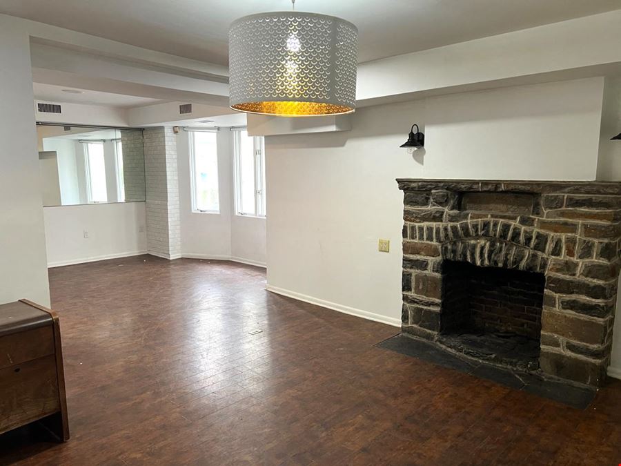 733 Montgomery Ave