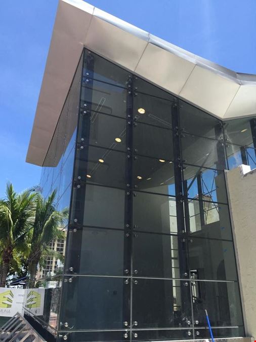 High-Visibility Collins Retail | Steps from Ocean Drive