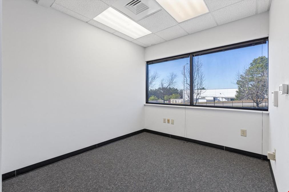 Midpark Road 2,600-22,000 SF Avail. Bus/Ind Park