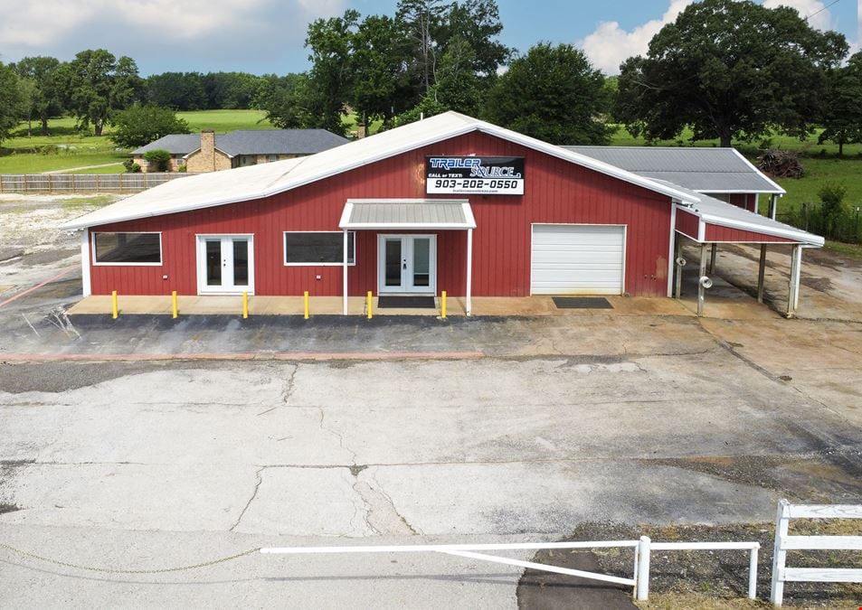 Retail/Flex Building in South Tyler