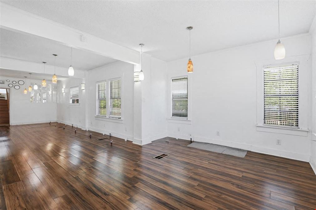 1115 N Main St