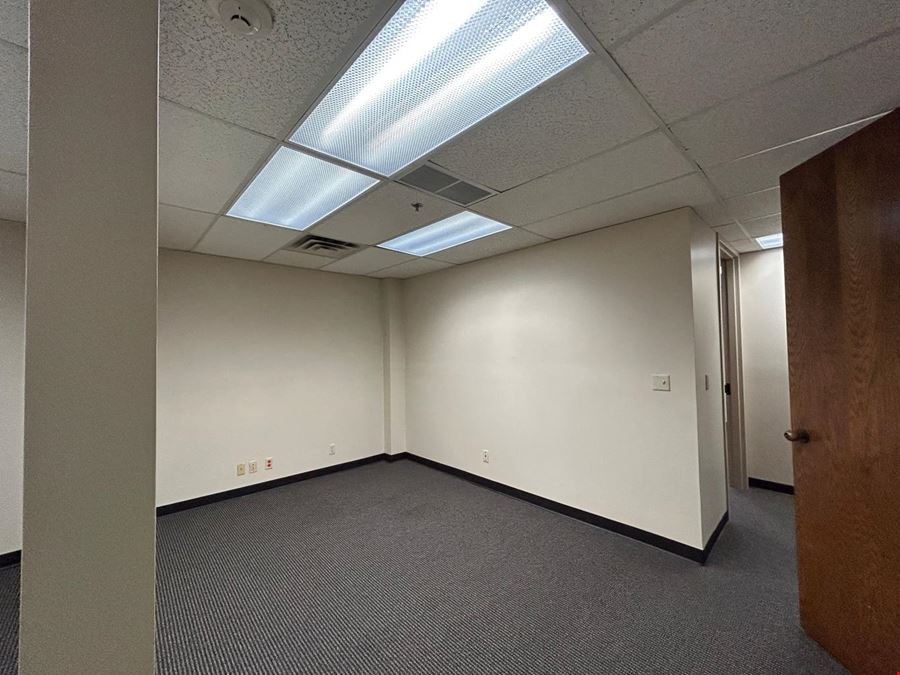 20 E 5th St - Thompson Building - Office