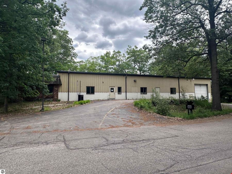 2883 Aero Park Dr