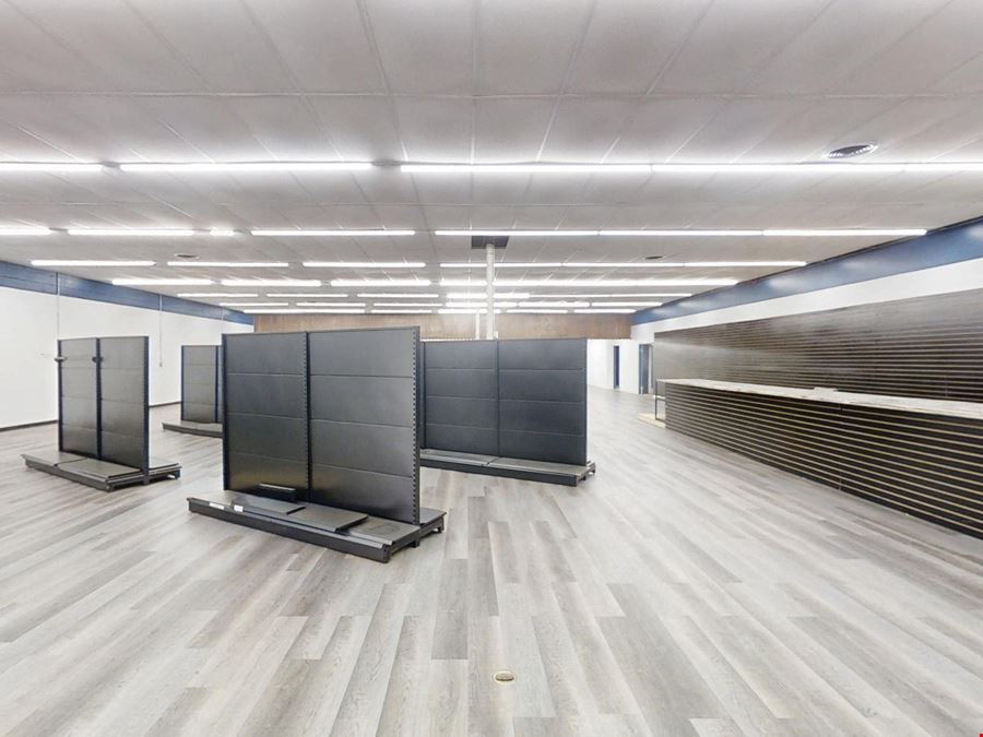 6,558± SF Mixed-Use Building