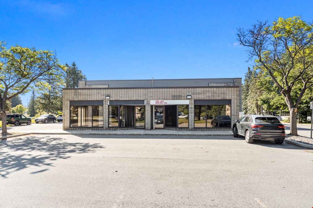 155 Terence Matthews Crescent unit 1&8