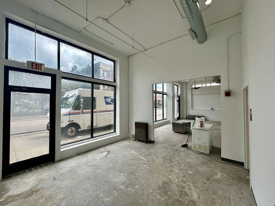 7100 S South Shore Drive - +/- 1,198 SF Former Bakery