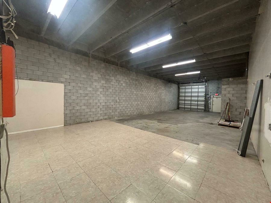 Versatile Flex Space in Prime Sunrise Location