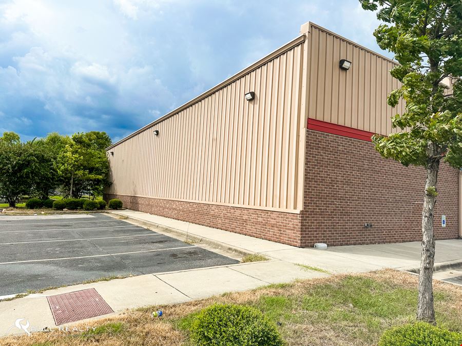 ±8,320 SF Former Family Dollar in Birmingham, AL