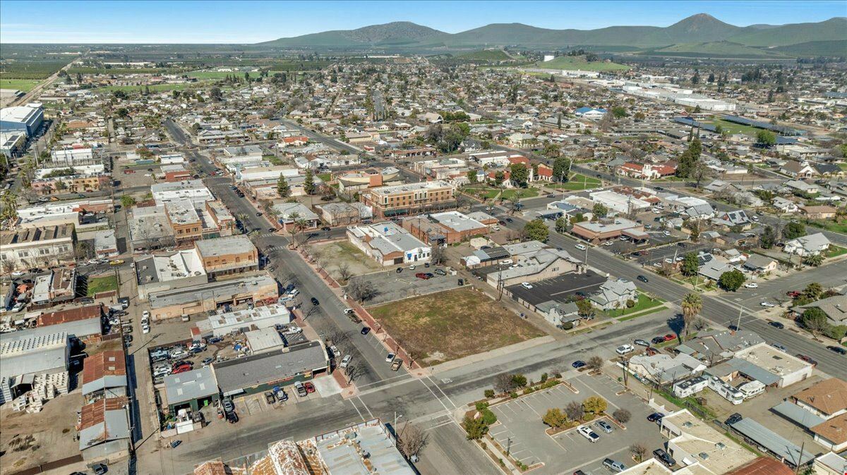 Prime Corner Retail Parcels Available in Lindsay, CA