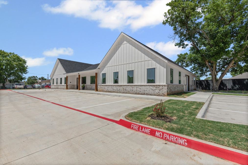 908 Cresthaven Dr