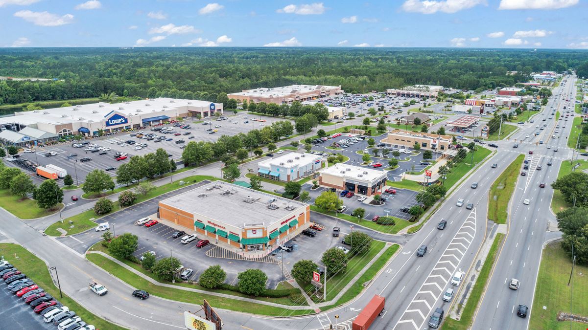 3,617 SF Retail Space | Anchored by Lowes | 36.2K VPD