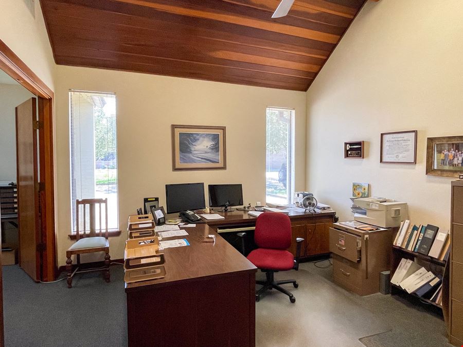 End-Unit Office Condo for Sale/Lease