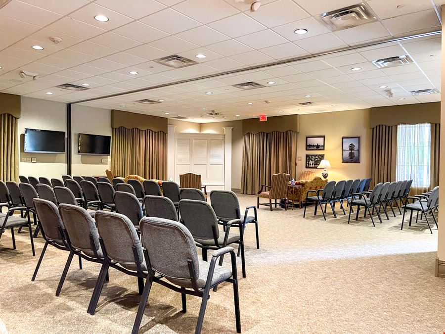 Immaculate ±11,576 SF Facility w/ Quality Construction and Features