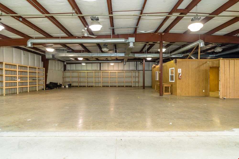10,950 SF WAREHOUSE NEAR INTERSTATE 81 FOR LEASE