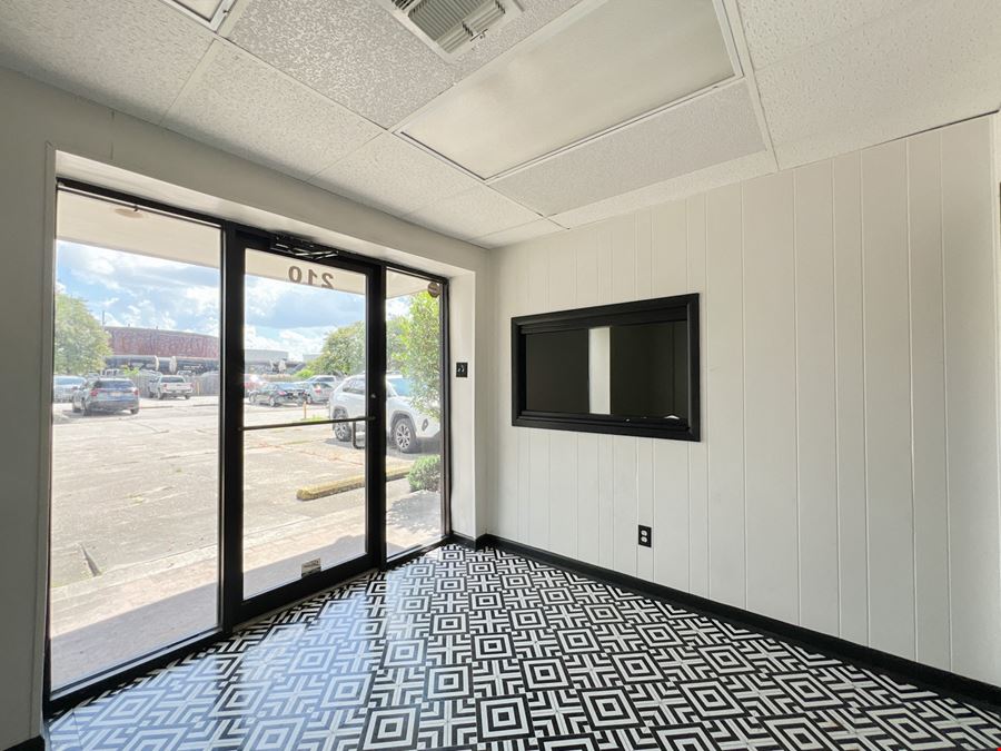 ±4,000 SF Office / Warehouse Suite in Rathborne Business Park