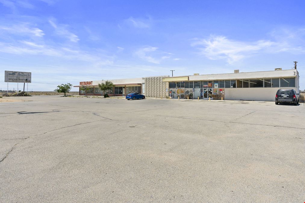 Prime Neighborhood Shopping Center Space in North Edwards, CA