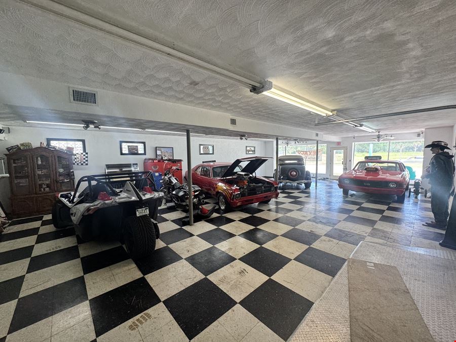 Man Cave - Auto Dealer - Storage Yard - Holly Hill, FL