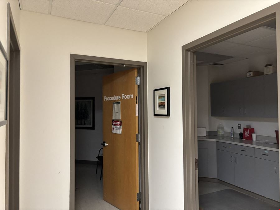 1545-1547 Columbia Tpk- Medical Office for Sale or Lease