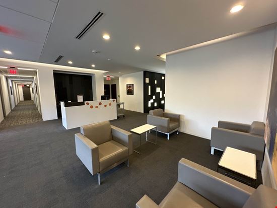 Regus - Regency Parkway