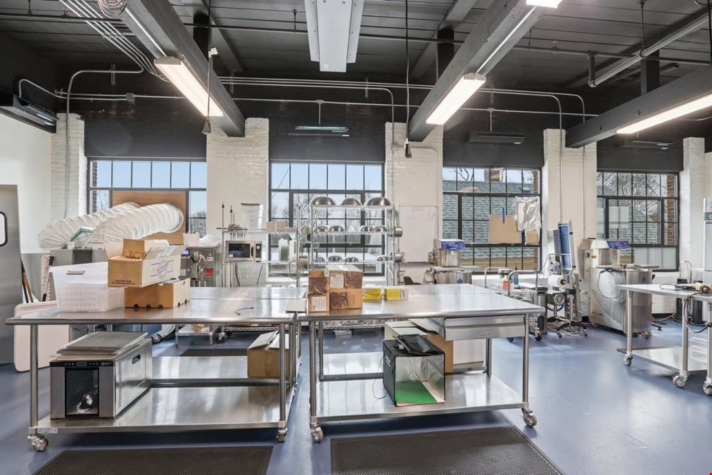 Sun-drenched 1,521sf Space for Lease in Amesbury, MA