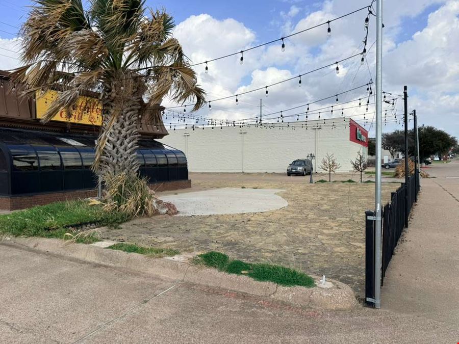 Freestanding Retail Building in Pantego, TX