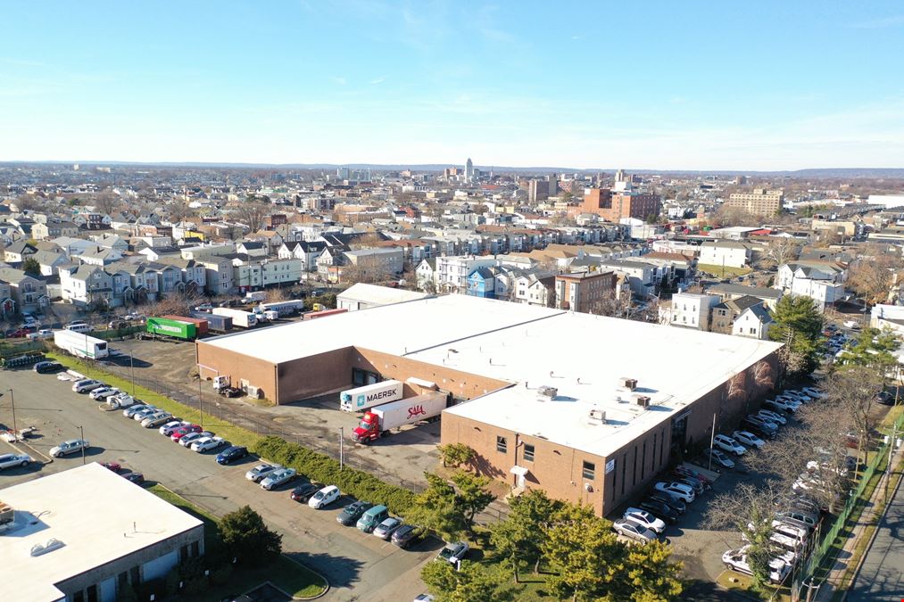 ±47,000 SF - 60,000 SF Warehouse / Office for Lease