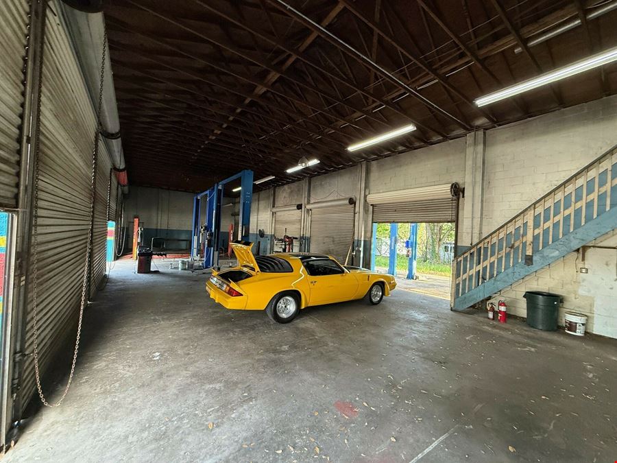 Stand Alone Automotive Building in Heart of Brevard County