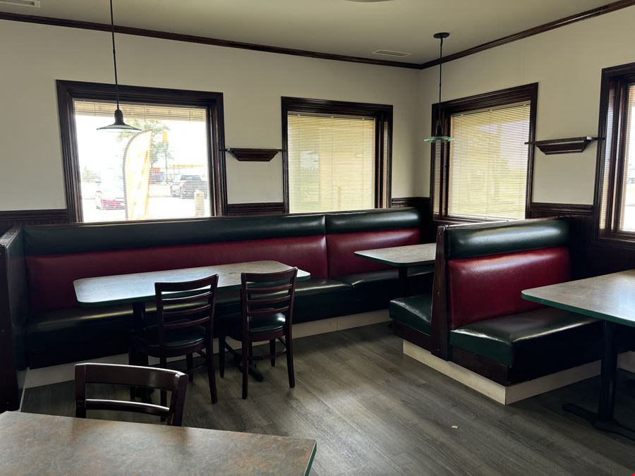 Move-in Ready Restaurant off I-39 in Oglesby