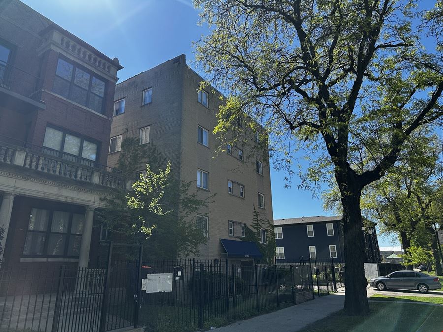 4725 S Michigan
