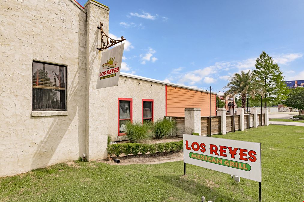 Restaurant/Bar with Covered Patio