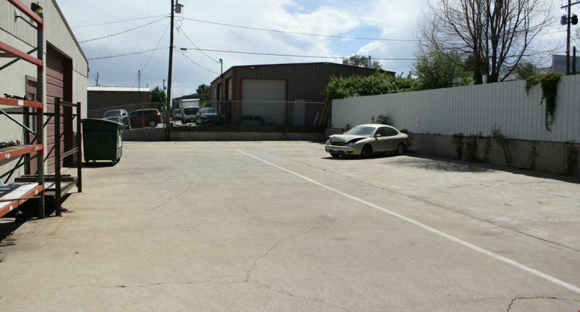 Off/Whse with outdoor storage for sale
