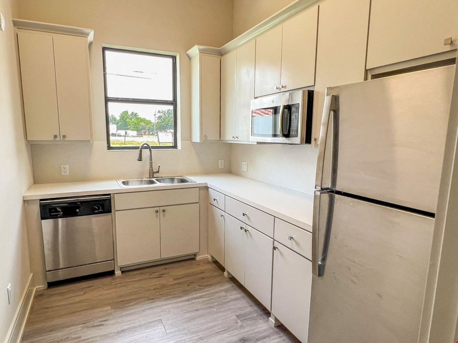 Class A Office Suite located on Airline Hwy Corner