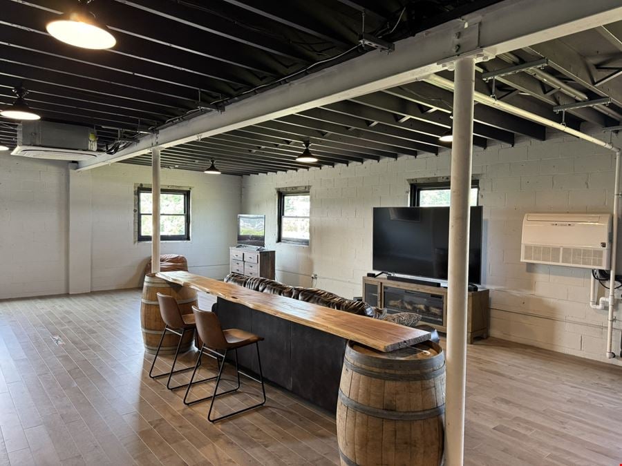 4,960 Square Foot Industrial/Flex Building