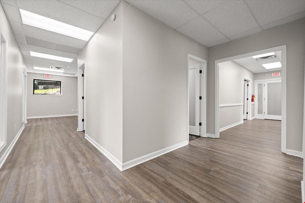 2 Executive Suites 