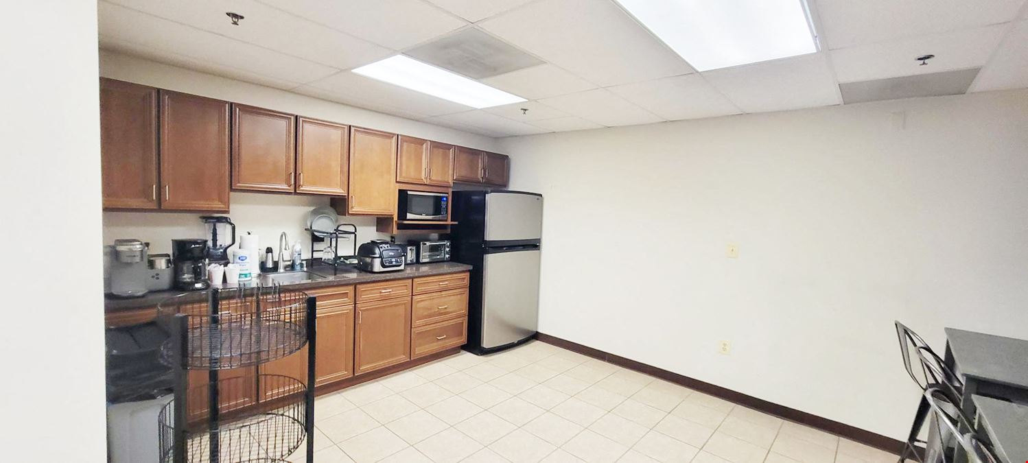 5800 Woodcliff Road - Units 101 & 102