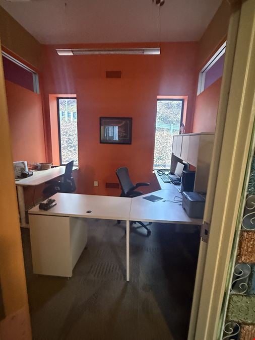 4,355 SF Office Building on 0.77 AC | Allison Park