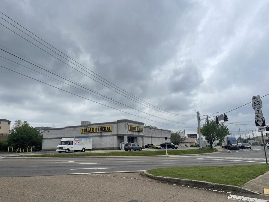 10,488 SF Retail Building – For Sale or Lease