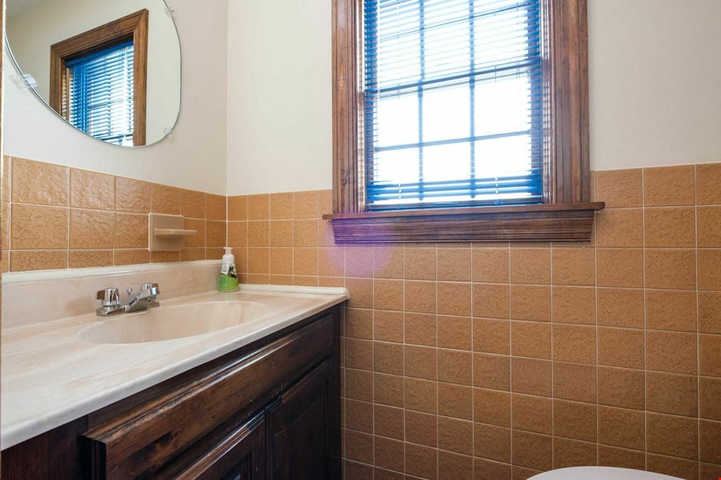 SINGLE OFFICE SPACE AVAILABLE IN WOODSTOCK