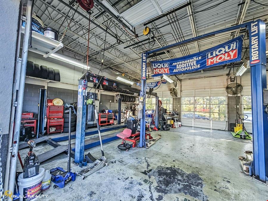 ±2,040 SF Retail/Auto Service Shop