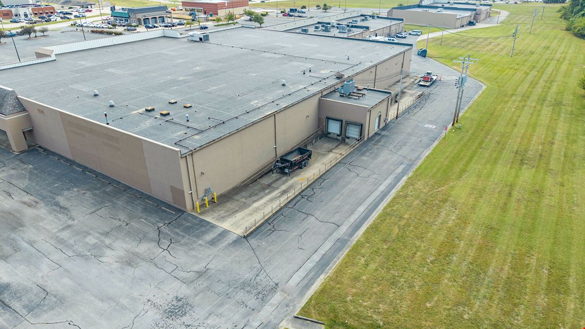 45,000 SF LARGE-FORMAT RETAIL / FLEXIBLE COMMERCIAL SPACE