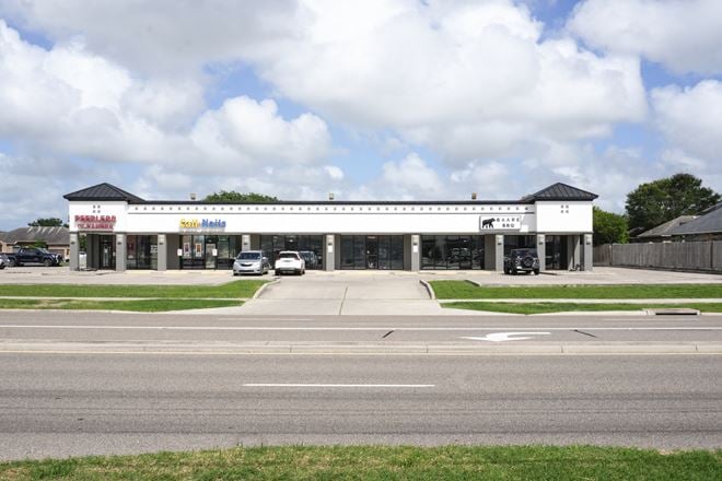 Preview of Retail space for Rent at 7626 S Staples St